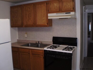 10 Hurlbut St, Albany, NY 12209 - photo 3