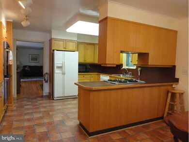 12915 Gent Rd, Reisterstown, MD 21136 - photo 5