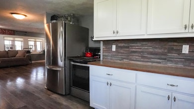 2210EaglecrestRd-04