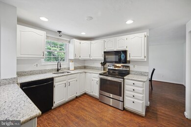 6994 Macbeth Way, Sykesville, MD 21784 - photo 3