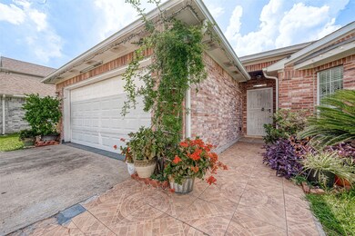 9914 Buena Park Ct, Houston, TX 77089 - photo 4