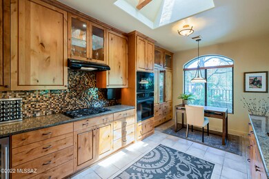 Gorgeous Kitchen With Breakfast Nook