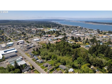 283 N Main St, Coos Bay, OR 97420 - photo 6