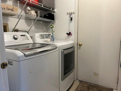 1319 Lazy Hollow Ct, Naperville, IL 60565 - photo 7