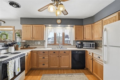 1310 Allen Ave, Monessen, PA 15062 - photo 7