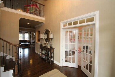 VAULTED FOYER 