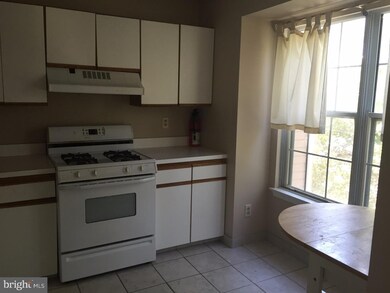 708 Briarwood Ct unit 708, Sewell, NJ 08080 - photo 6