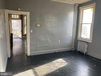 226 S Monastery Ave, Baltimore, MD 21229 - photo 2