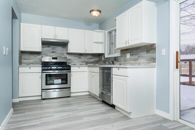 3624 Lucie St-8