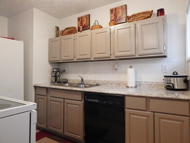 4068 Virginia Cir E, Columbus, OH 43213 - photo 2