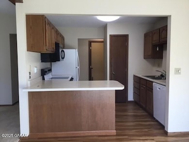 4564 Belmont Rd, Grand Forks, ND 58201 - photo 6