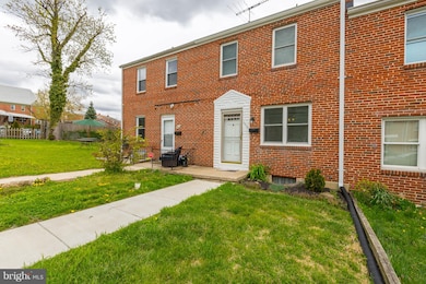 8639 Willow Oak Rd, Parkville, MD 21234 - photo 3