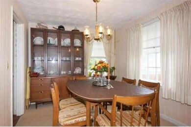 82 Greer St, Waltham, MA 02452 - photo 4