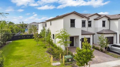 286 SW 159th Place unit 286, Pembroke Pines, FL 33027 - photo 2