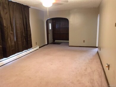 Very long a large Living room, looking onto the fr
