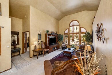 006_Living Room