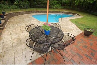 623 Lisa Ln, Franklin, MA 02038 - photo 4