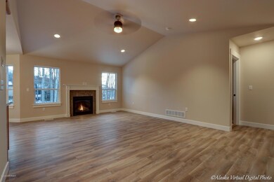 GREAT ROOM / PHOTO SIMILAR