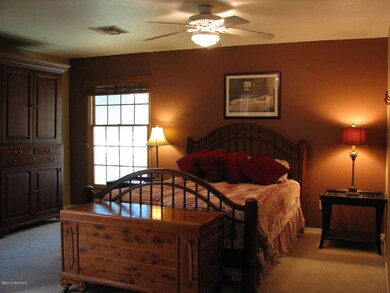 1025 N Tucana Ln, Gilbert, AZ 85234 - photo 7