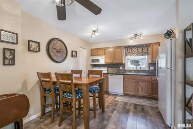 785 W 43rd St, Davenport, IA 52806 - photo 6