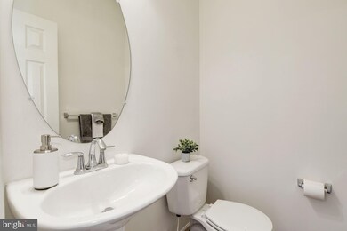 8229 Macintosh Ct, Jessup, MD 20794 - photo 5