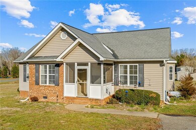 2378 Foxfire Ln, Burlington, NC 27217 - photo 2