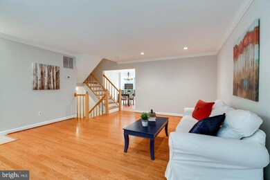 10604 Alison Dr, Burke, VA 22015 - photo 5