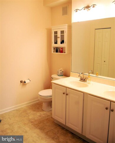 2404 Chestnut Terrace Ct unit 103, Odenton, MD 21113 - photo 5