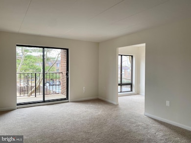 132 Roberts Ln unit 201, Alexandria, VA 22314 - photo 5