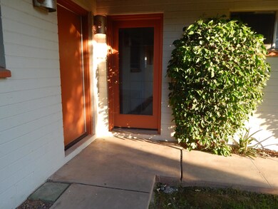 2103 S Granada Dr unit 3, Tempe, AZ 85282 - photo 2