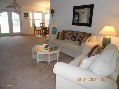 523 S Windsor-Neutral carpets in living