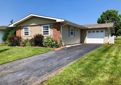 135 Blake Circle, Brick