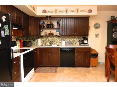 210 Halsey Ave, Reading, PA 19609 - photo 7