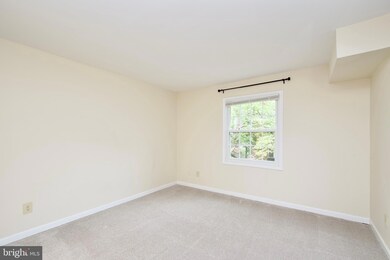 5911G Prince James Dr unit 27, West Springfield, VA 22152 - photo 6