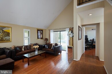 20504 Aspenwood Ln, Montgomery Village, MD 20886 - photo 4