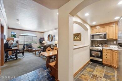 3_Kitchen_1800x1200_4144466