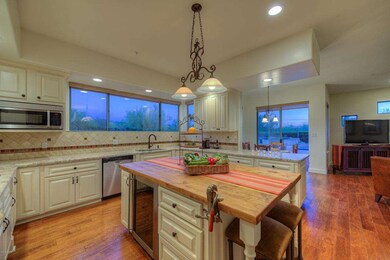 011_Kitchen.jpg