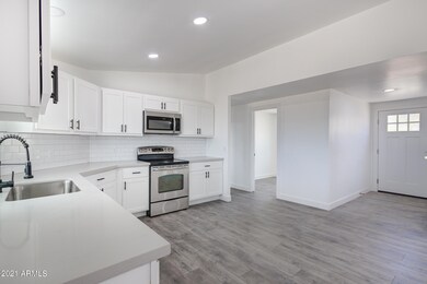 2859 W Whiteley St-8