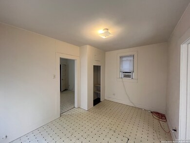 213 Cadwallader St unit 3, San Antonio, TX 78212 - photo 5
