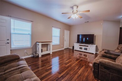 719 E 6th St, Bonham, TX 75418 - photo 6