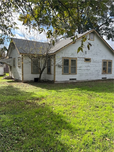 506 Fulton St, Hearne, TX 77859 - photo 3