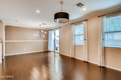 4-662280222-06 Living Room