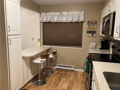 353 Chatham Cir unit 353, Warwick, RI 02886 - photo 7