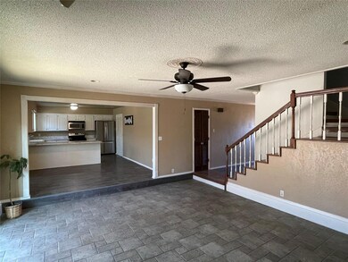 1924 Live Oak Cir, Azle, TX 76020 - photo 6