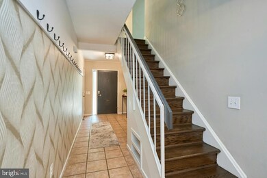 1611 Park Overlook Dr, Reston, VA 20190 - photo 4