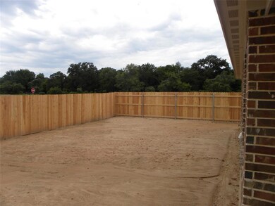 909 E 5th St, Springtown, TX 76082 - photo 3