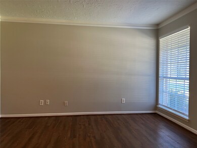 25114 Spring Ridge Dr, Spring, TX 77386 - photo 5