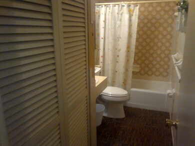 880 Mark Place - bathroom