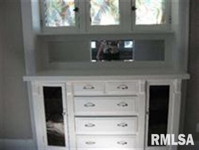 802 E High St, Davenport, IA 52803 - photo 5