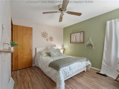 2302 Myers Ave, Dunbar, WV 25064 - photo 6